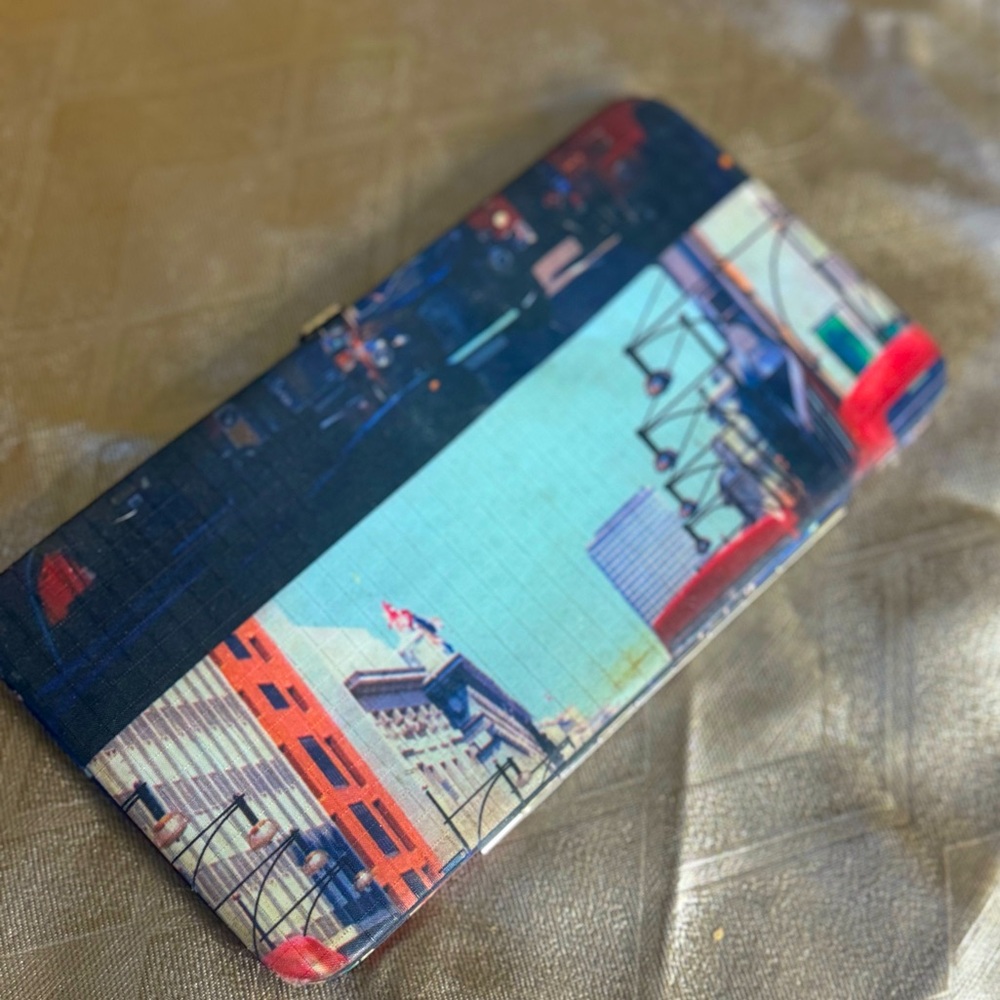 Hard flat city wallet from the 90s never used